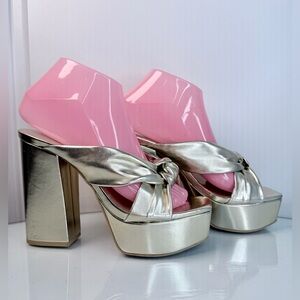 Open Edit Gold Platform Sandals
Reg $130 Now $30 Sale $25 Size 7.5